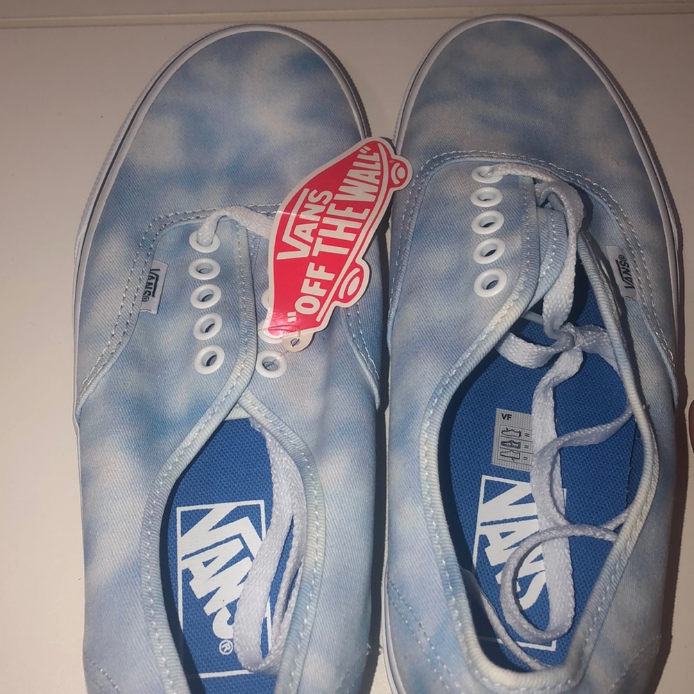 Vans low tops ( clouded blue )